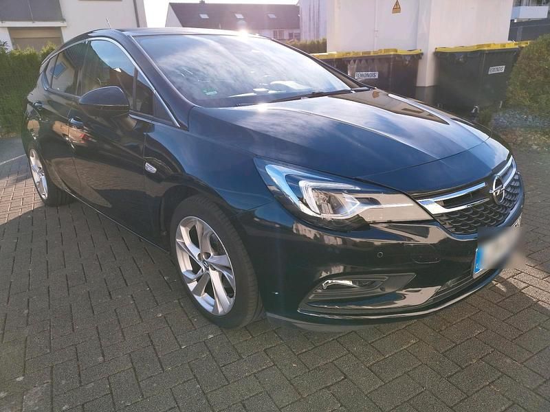 Gebraucht Opel Astra 150 PS (110 kW) 2017 Schwarz Kleinwagen