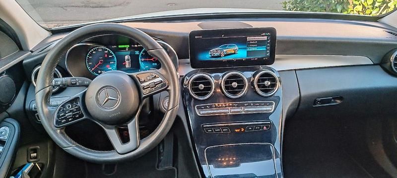 Gebraucht Mercedes C300e 306 PS (225 kW) 2019 Weiß Kombi