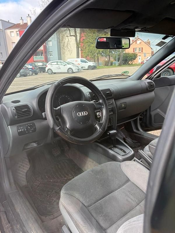 Gebraucht Audi A3 125 PS (91 kW) 1998 Blau Kleinwagen