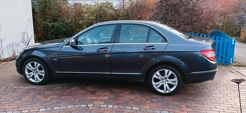 Gebraucht Mercedes C180 156 PS (114 kW) 2010 Grau Limousine