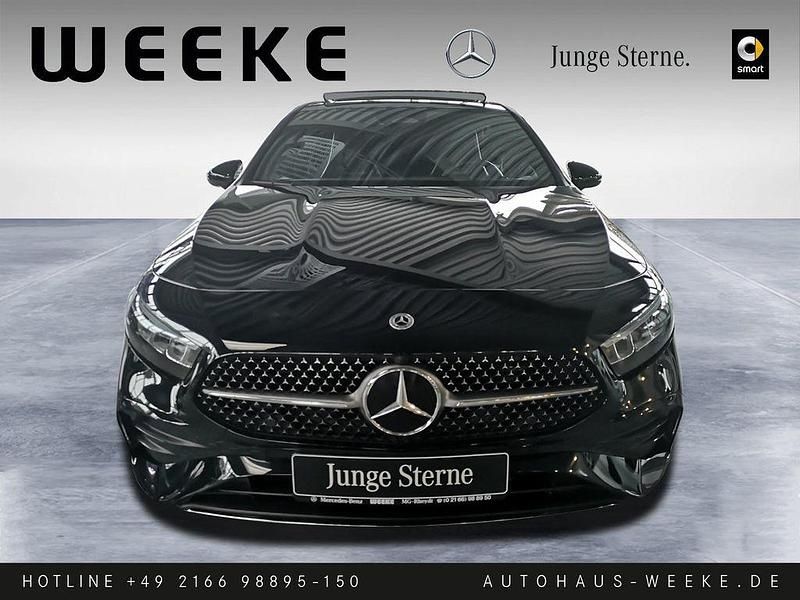 Gebraucht Mercedes A200 Advanced Plus 150 PS (110 kW) 2024 Lack kosmosschwarz Limousine