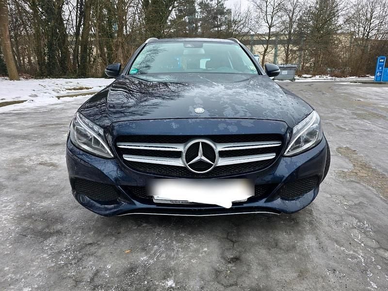 Blau Gebraucht 2017 Mercedes C200 Kombi | 11.000 € (Guter Preis) - Bild 1/4