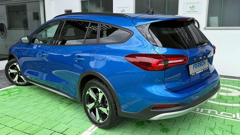 Gebraucht Ford Focus Active 125 PS (91 kW) 2024 Blau Kombi