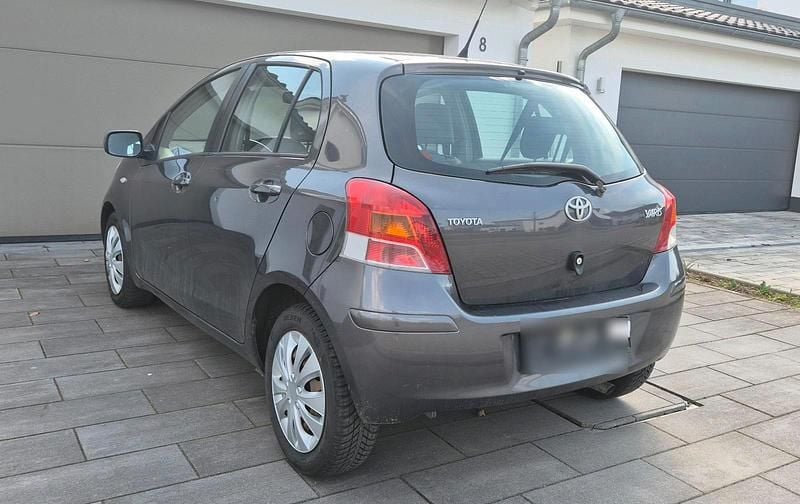 Gebraucht Toyota Yaris 133 PS (97 kW) 2009 Grau Kleinwagen