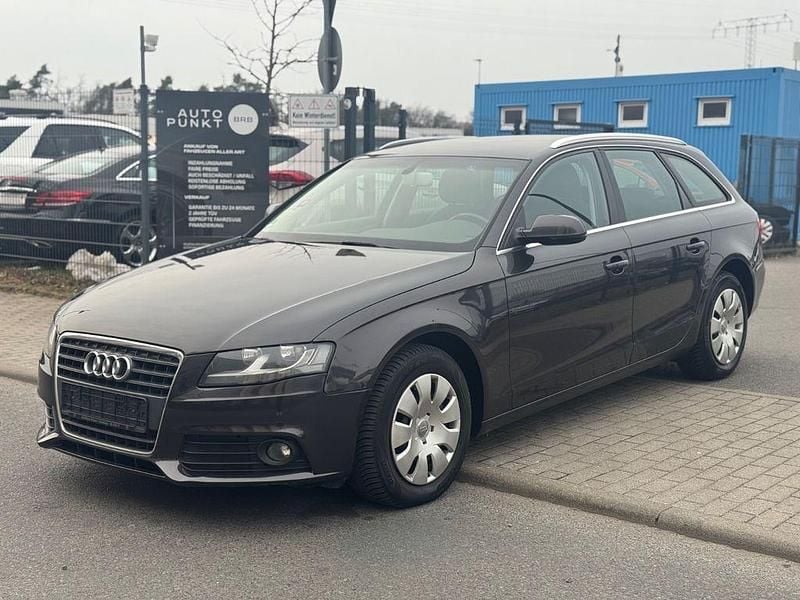 Gebraucht Audi A4 Attraction 160 PS (117 kW) 2011 Grau Kombi