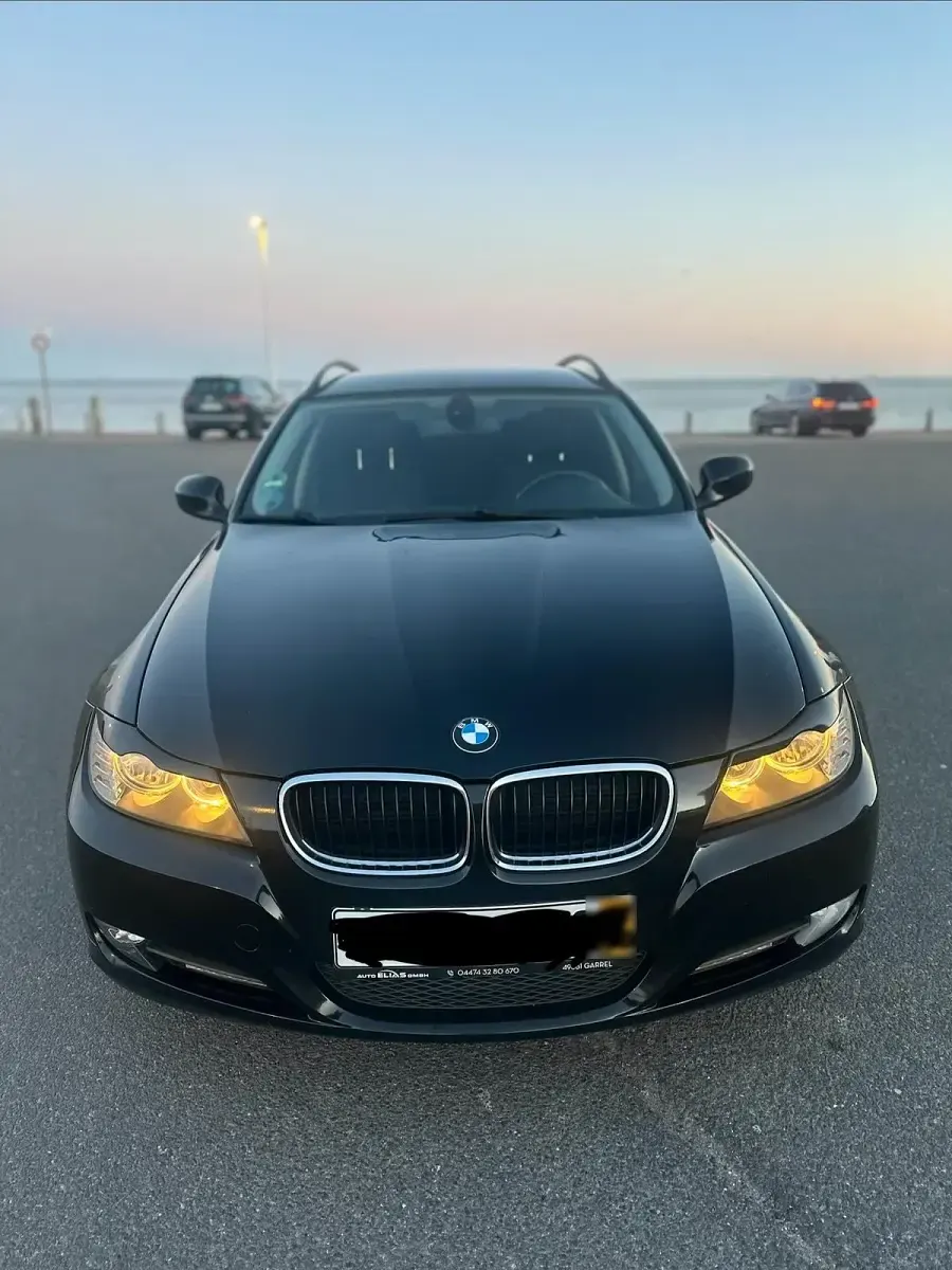 Second-hand BMW 318 143 CP (105 kW) 2010 Negru Break