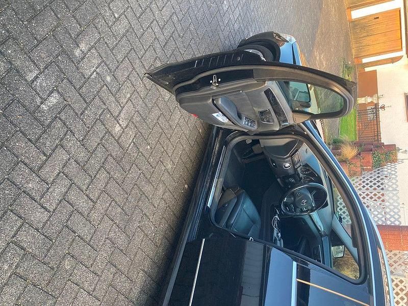 Gebraucht Mercedes E350 265 PS (194 kW) 2011 Schwarz Limousine