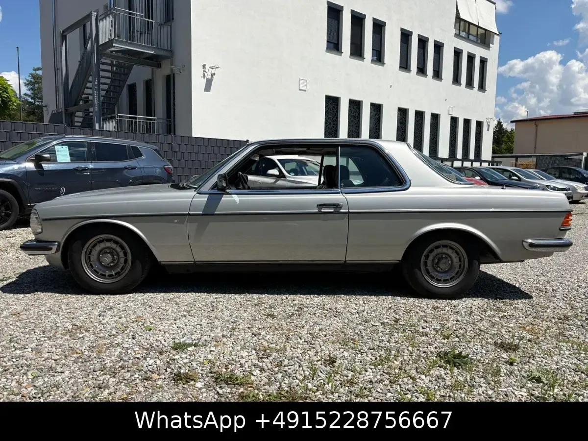 Gebraucht Mercedes 230 136 PS (100 kW) 1984 Silber Coupé