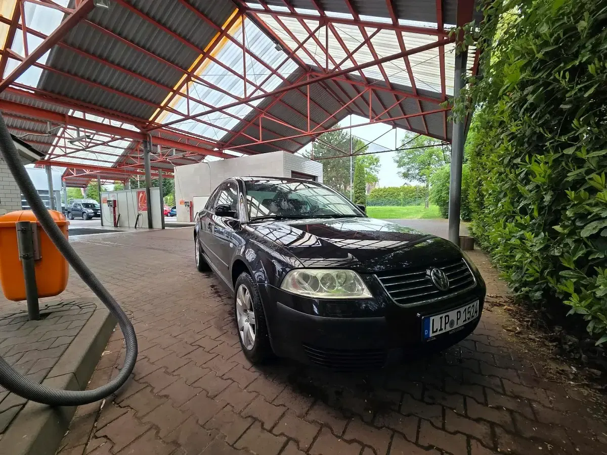 Käytetty VW Passat 131 HP (96 kW) 2001 Musta Sedan