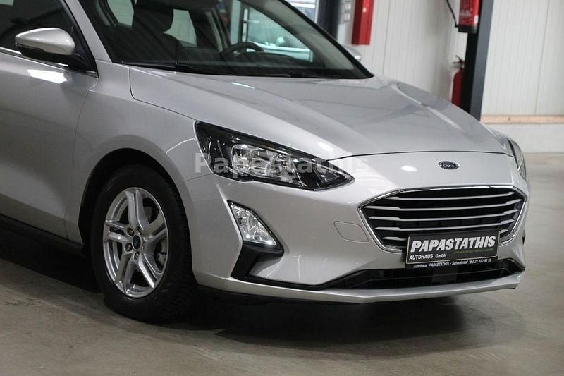 Gebraucht Ford Focus Cool & Connect 125 PS (91 kW) 2021 Silber Limousine