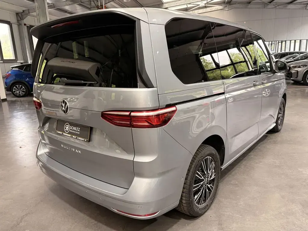 Używany VW Multivan 150 KM (110 kW) 2024 Szary Minivan