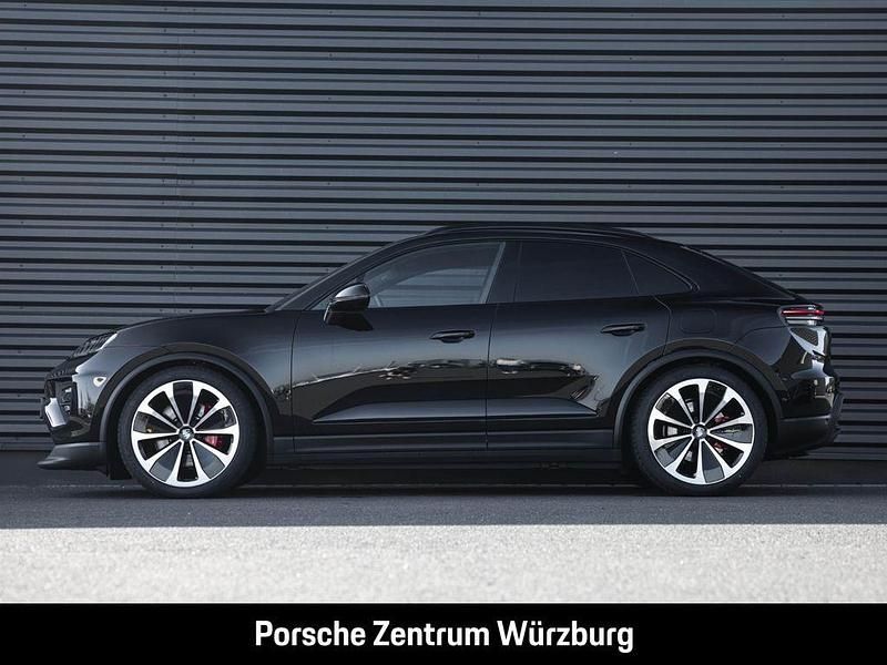 Gebraucht Porsche Macan 380 kW (517 PS) 2025 Tiefschwarzmetallic SUV