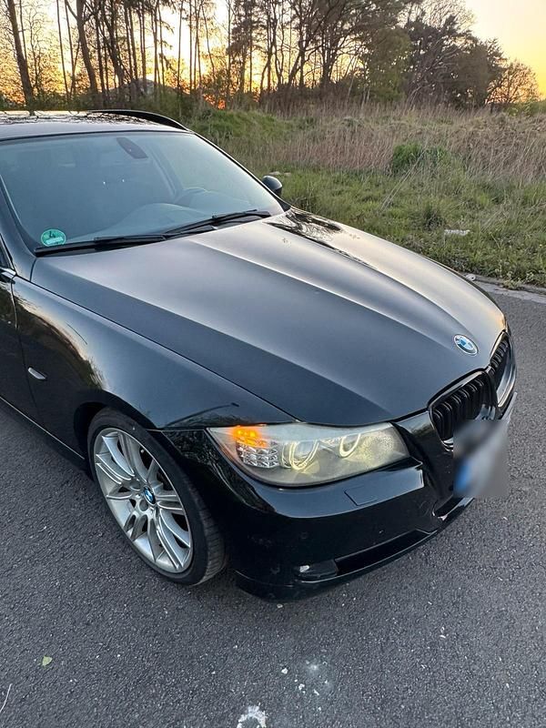 Usata BMW 325 204 CV (150 kW) 2010 Nero Station wagon