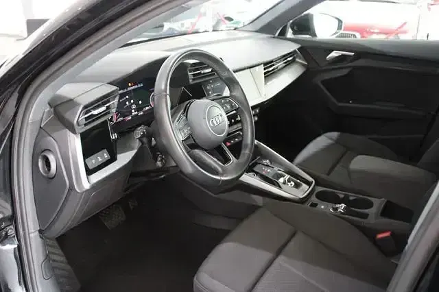 Gebraucht Audi A3 Sport 116 PS (85 kW) 2022 Mythosschwarz Limousine