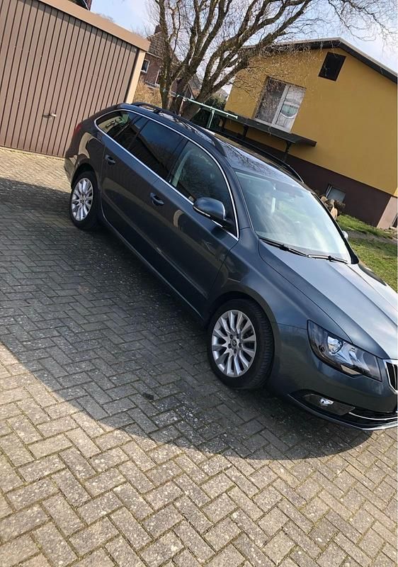 Gebraucht Skoda Superb 140 PS (102 kW) 2015 Kombi