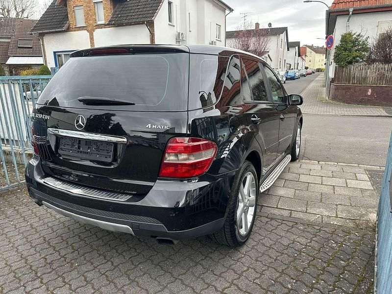 Gebraucht Mercedes ML320 224 PS (164 kW) 2007 Obsidianschwarz  metalliclack SUV