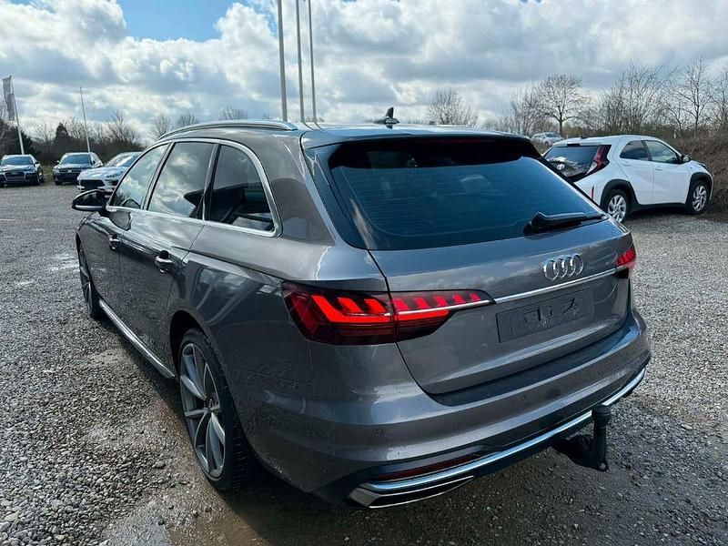 Używany Audi A4 Advanced 163 KM (119 kW) 2020 Szary Kombi