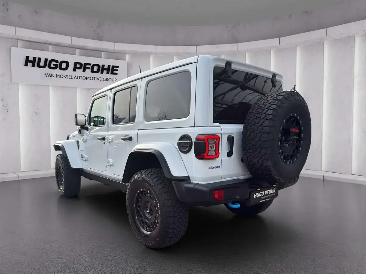 Gebraucht Jeep Wrangler Sahara 381 PS (280 kW) 2022 Bright white clear coat SUV