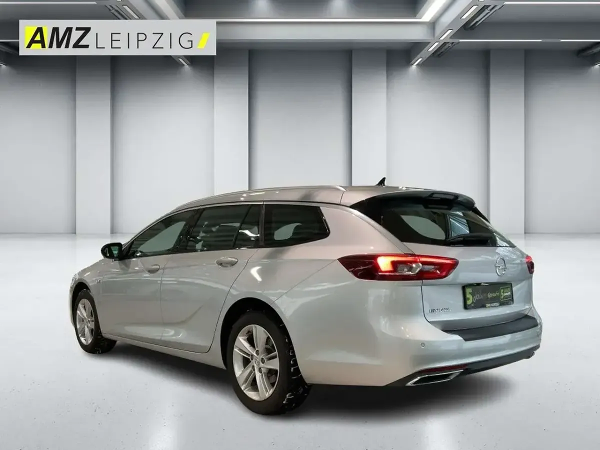 Gebraucht Opel Insignia 174 PS (127 kW) 2021 Argon silber/ice silver (m2) Kombi