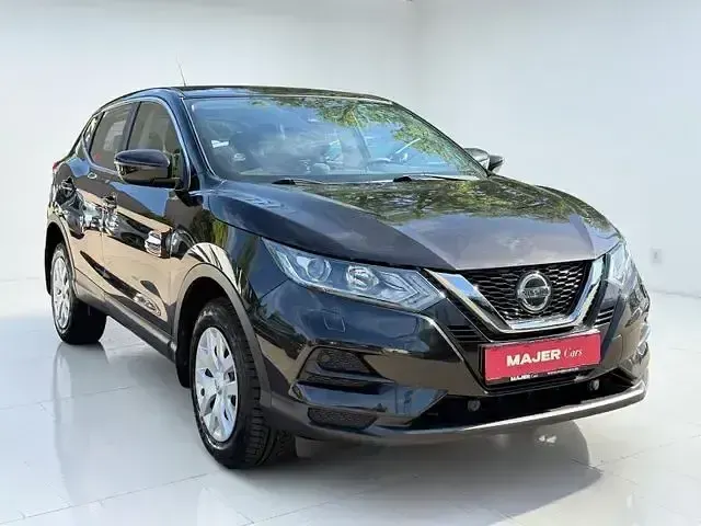 Gebraucht Nissan Qashqai 116 PS (85 kW) 2019 Schwarz SUV