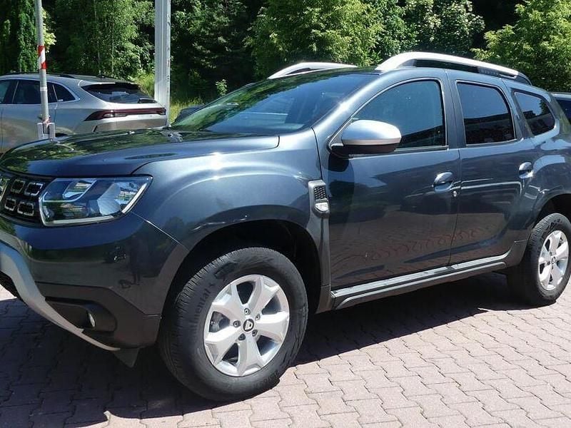 Gebraucht Dacia Duster 131 PS (96 kW) 2021 Unbekannt SUV