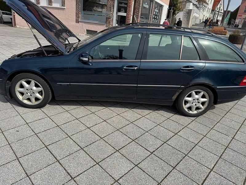 Gebraucht Mercedes C220 150 PS (110 kW) 2004 Blau Kombi