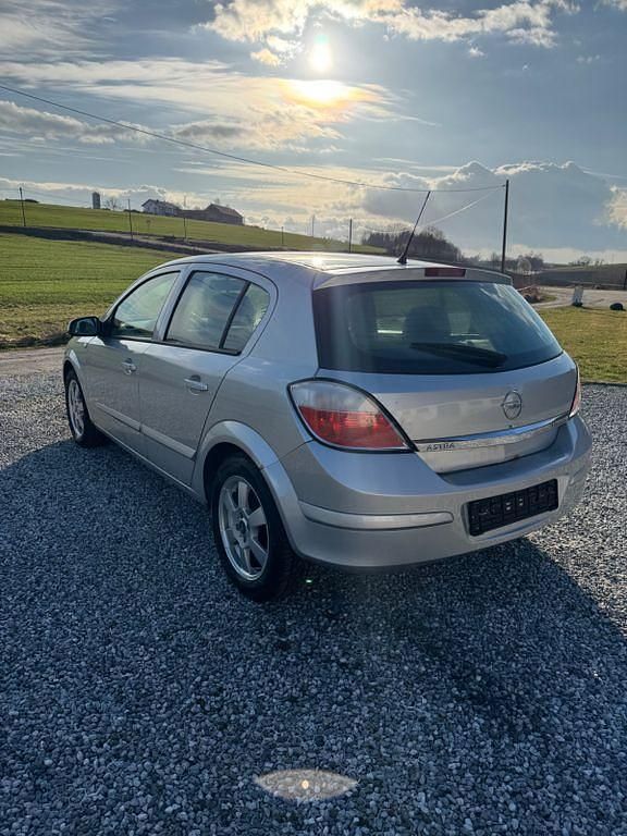 Gebraucht Opel Astra Edition 105 PS (77 kW) 2006 Silber Limousine