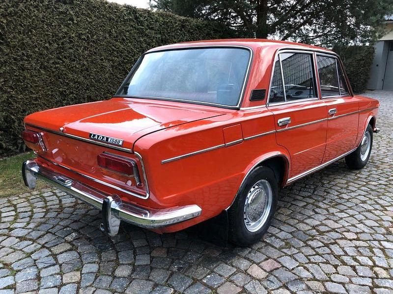 Gebraucht Lada 2103 75 PS (55 kW) 1980 Rot Limousine