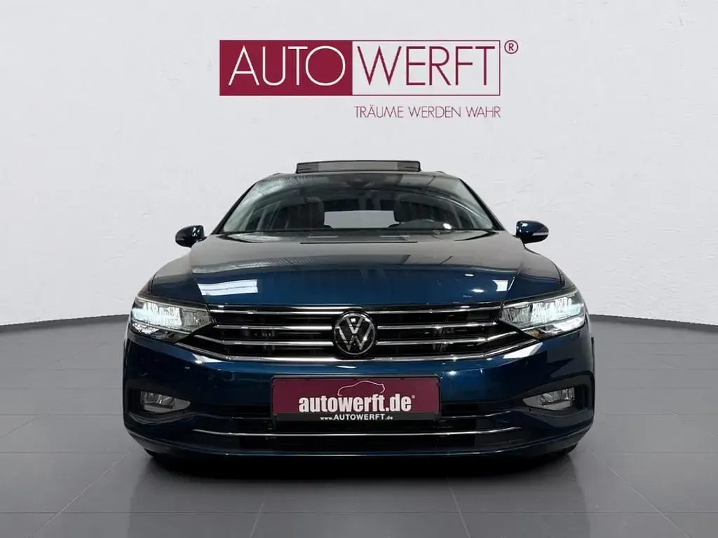 Gebraucht VW Passat R-line 200 PS (147 kW) 2023 Blau Kombi