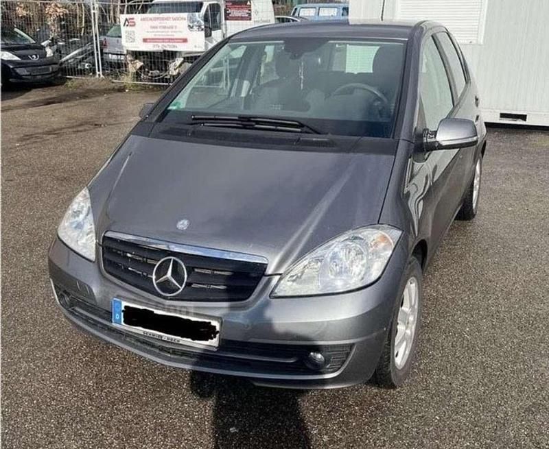 Gebraucht Mercedes A170 116 PS (85 kW) 2009 Mountaingrau  met. Kleinwagen