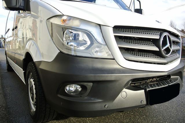 Weiß metallic Gebraucht 2015 Mercedes Sprinter Van | 17.900 € - Bild 1/4