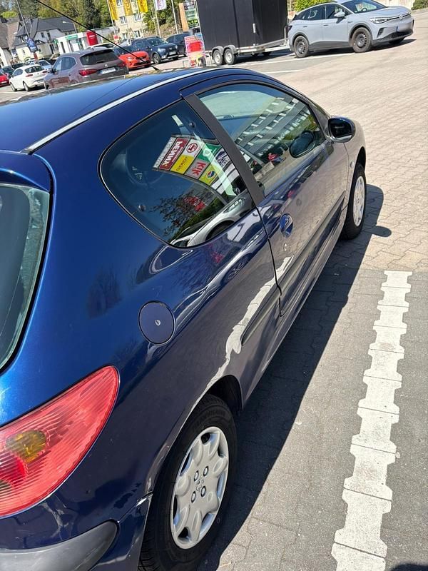 Używany Peugeot 206 75 KM (55 kW) 2004 Niebieski Hatchback