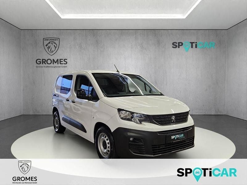 Weiß Gebraucht 2024 Peugeot E-Partner Premium Van / Kleinbus | 19.990 € (Superpreis) - Bild 1/4