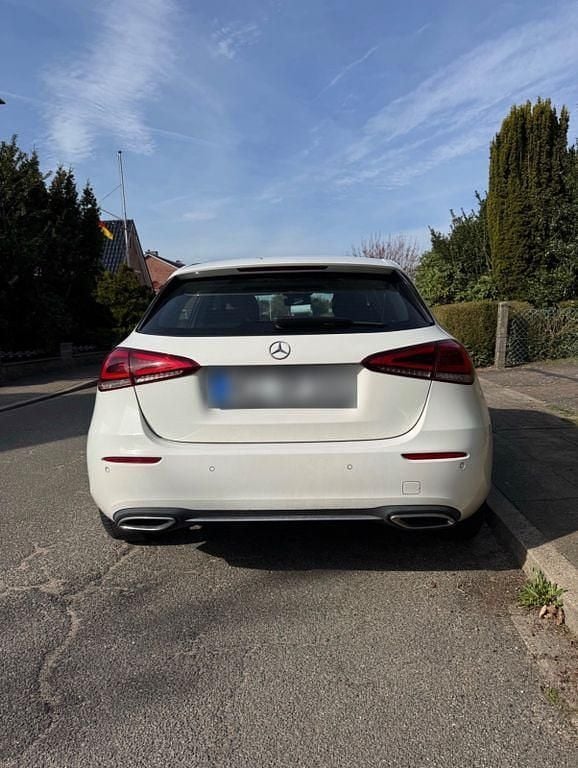Gebraucht Mercedes A200 163 PS (119 kW) 2019 Weiß Limousine