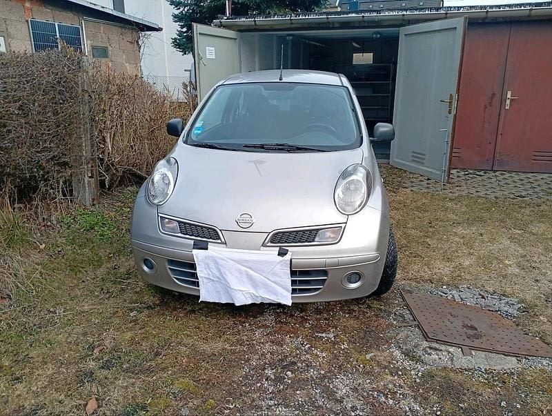 Gebraucht Nissan Micra 65 PS (47 kW) 2010 Silber Kleinwagen