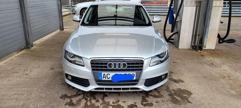 Silber Gebraucht 2009 Audi A4 Ambiente Limousine | 3.000 € (Superpreis) - Bild 1/4