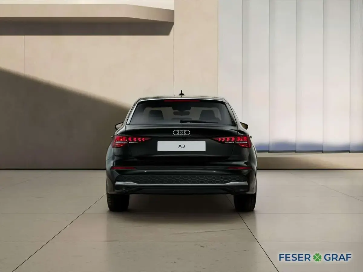 Neu Audi A3 Sport 150 PS (110 kW) 2026 Schwarz Limousine
