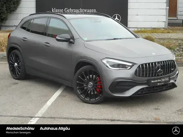 Gebraucht Mercedes GLA35 AMG AMG 306 PS (225 kW) 2023 Lack kosmosschwarz (metallic) SUV