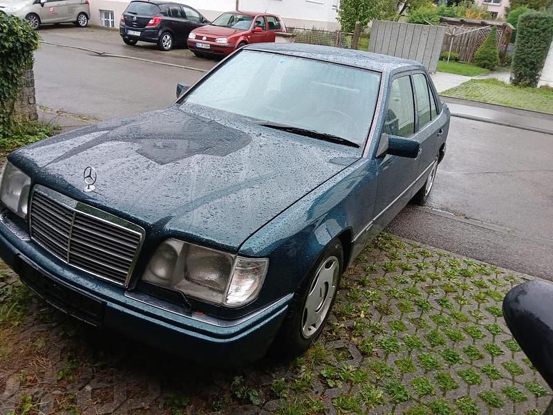 Gebraucht Mercedes E280 190 PS (139 kW) 1995 Grün Limousine