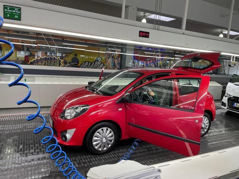Rot Gebraucht 2011 Renault Twingo Authentique Kleinwagen | 4.900 € (Fairer Preis) - Bild 1/4