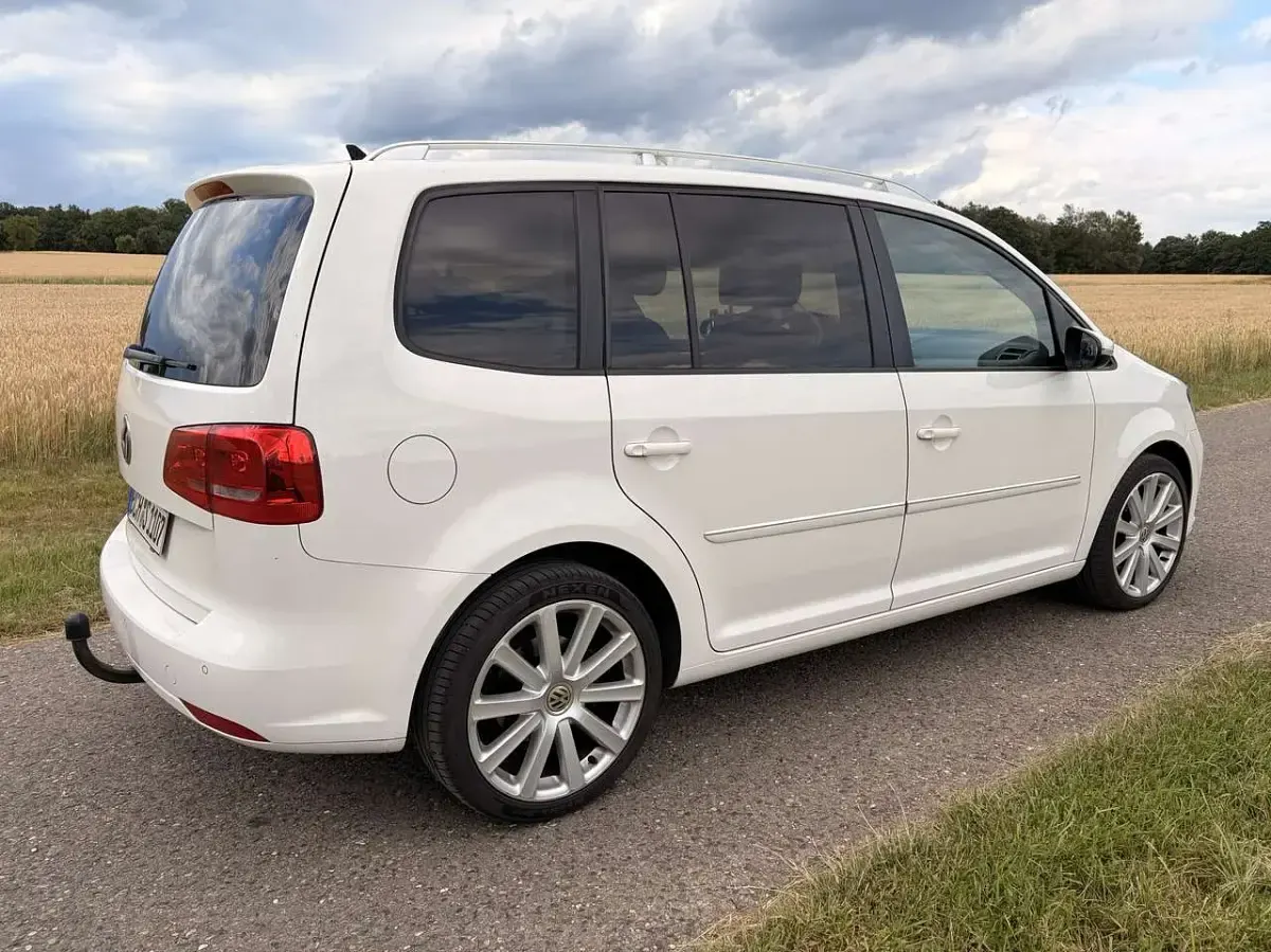 Gebraucht VW Touran Highline 170 PS (125 kW) 2012 Weiß Van / Kleinbus