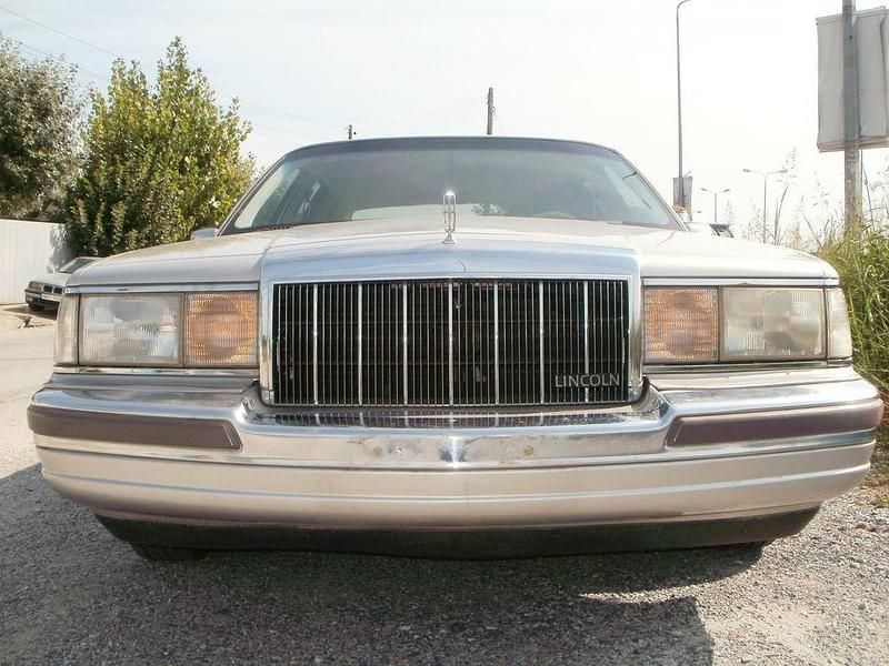Gebraucht Lincoln Town Car 159 PS (116 kW) 1990 Silber Limousine