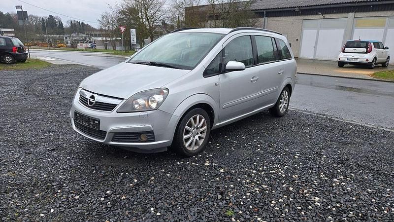 Gebraucht Opel Zafira Edition 150 PS (110 kW) 2005 Silber Van / Kleinbus