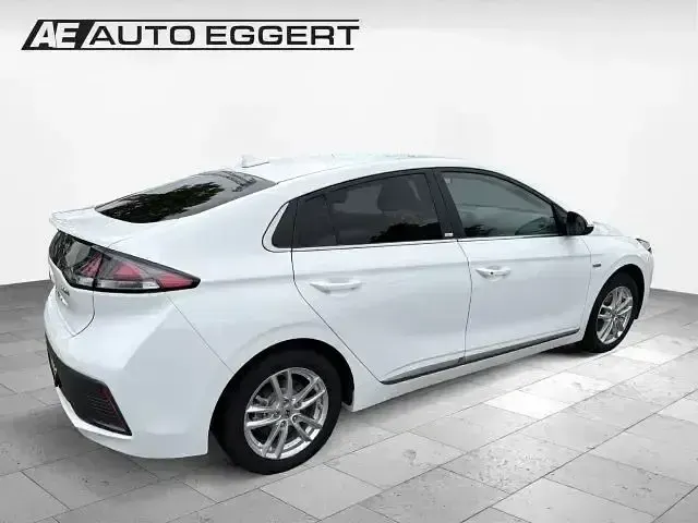 Gebraucht Hyundai Ioniq Style 141 PS (103 kW) 2020 Weiss Kleinwagen