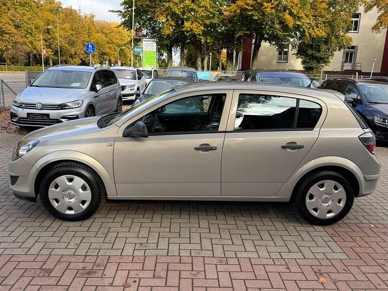 Gebraucht Opel Astra Selection 90 PS (66 kW) 2009 Grau Limousine