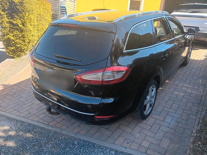 Gebraucht Ford Mondeo 163 PS (119 kW) 2013 Schwarz Kombi