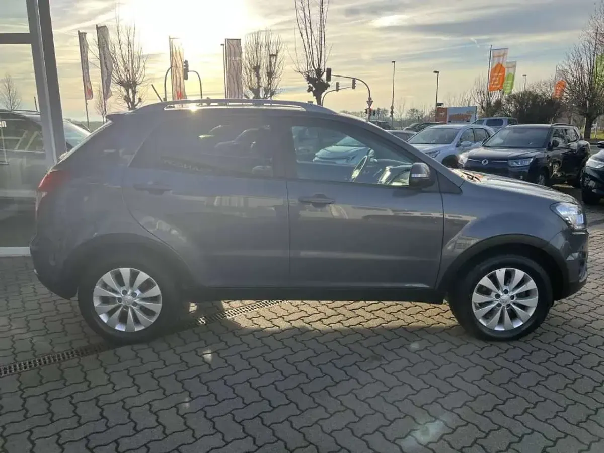Gebraucht SsangYong Korando Quartz 178 PS (130 kW) 2016 Techno grey SUV