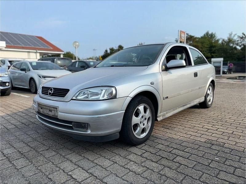 Starsilber m2 Gebraucht 1999 Opel Astra Classic Limousine | 700 € - Bild 1/4