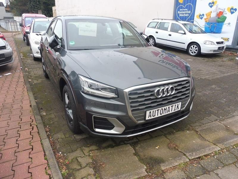 Gebraucht Audi Q2 S-Line 150 PS (110 kW) 2018 Grau SUV
