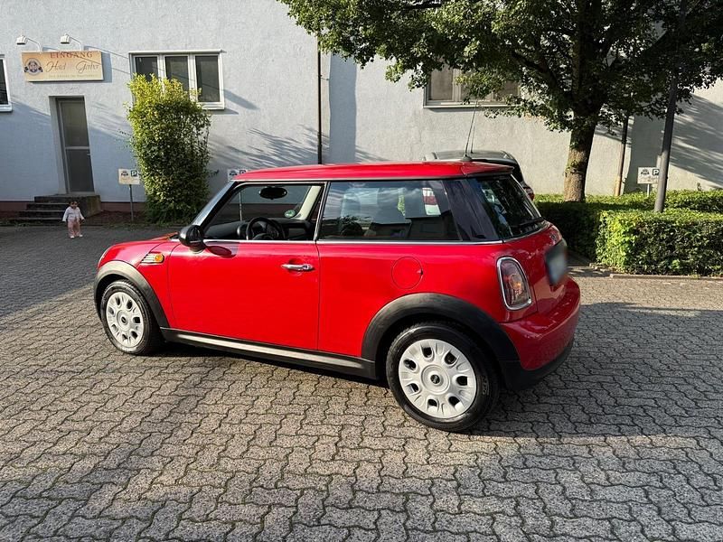 Gebraucht Mini ONE 75 PS (55 kW) 2009 Rot Kleinwagen